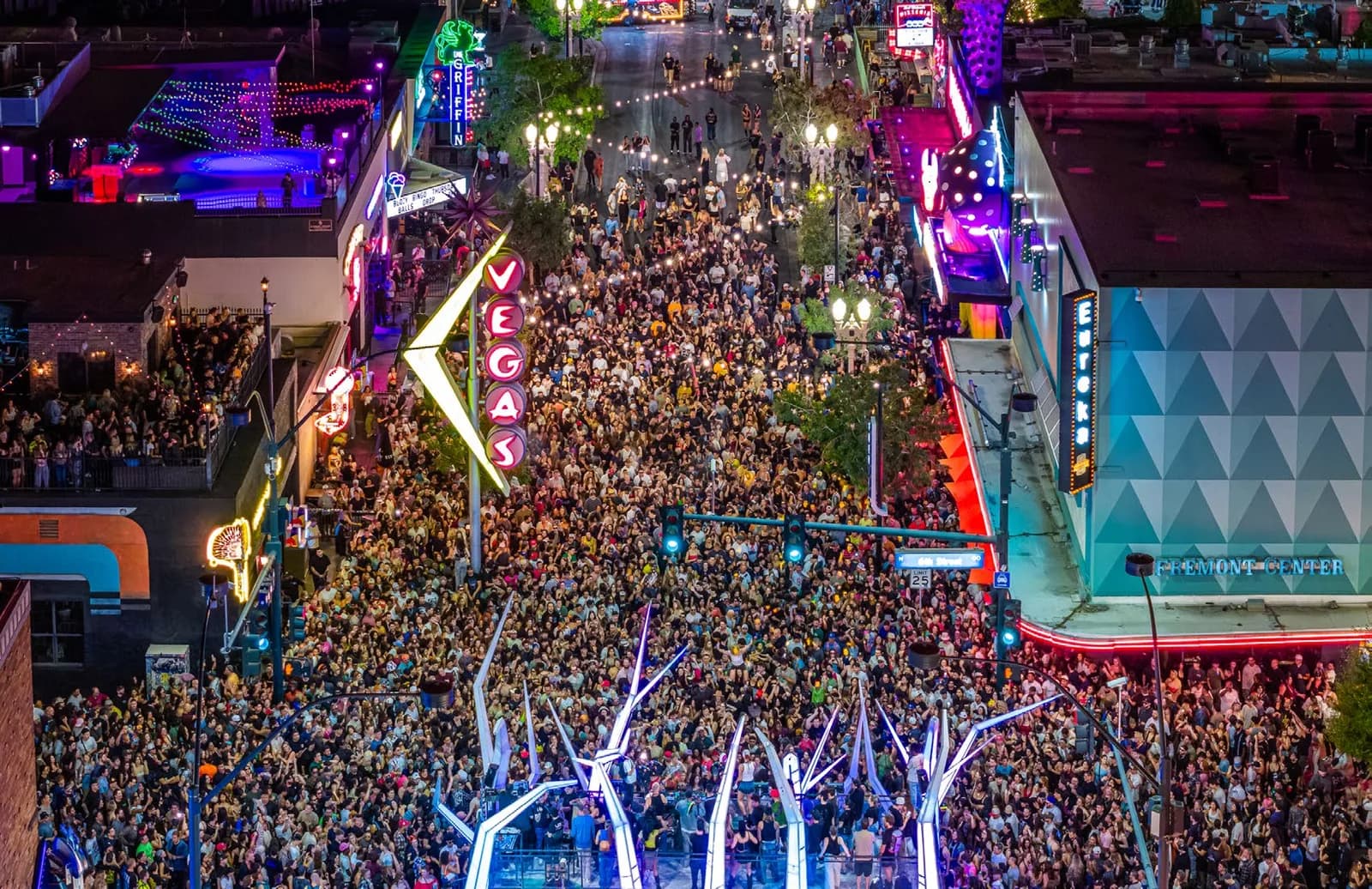 Feed the Block — Wynn Nightlife x Corner Bar Management — photo 7