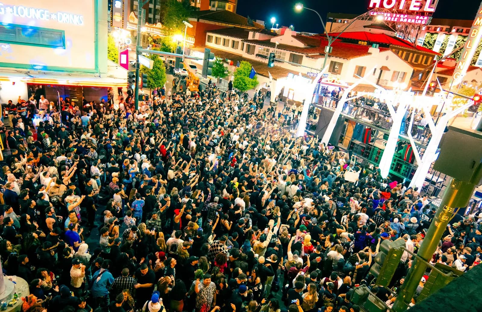 Capacity crowd filling East Fremont during Feed the Block